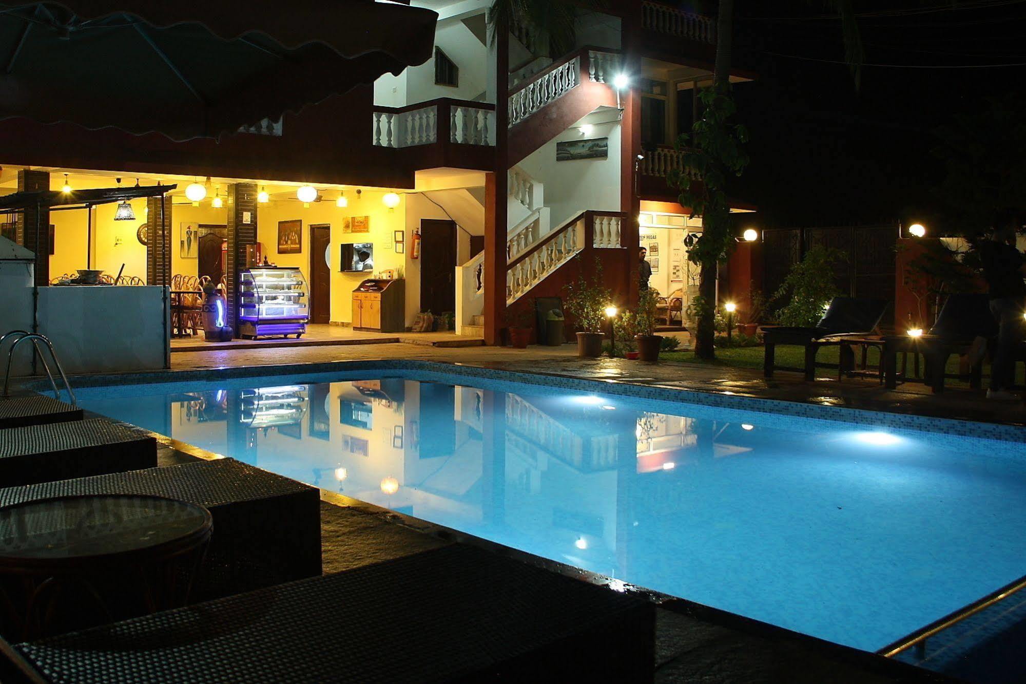 La Vaiencia Beach Resort, Морджим Экстерьер фото